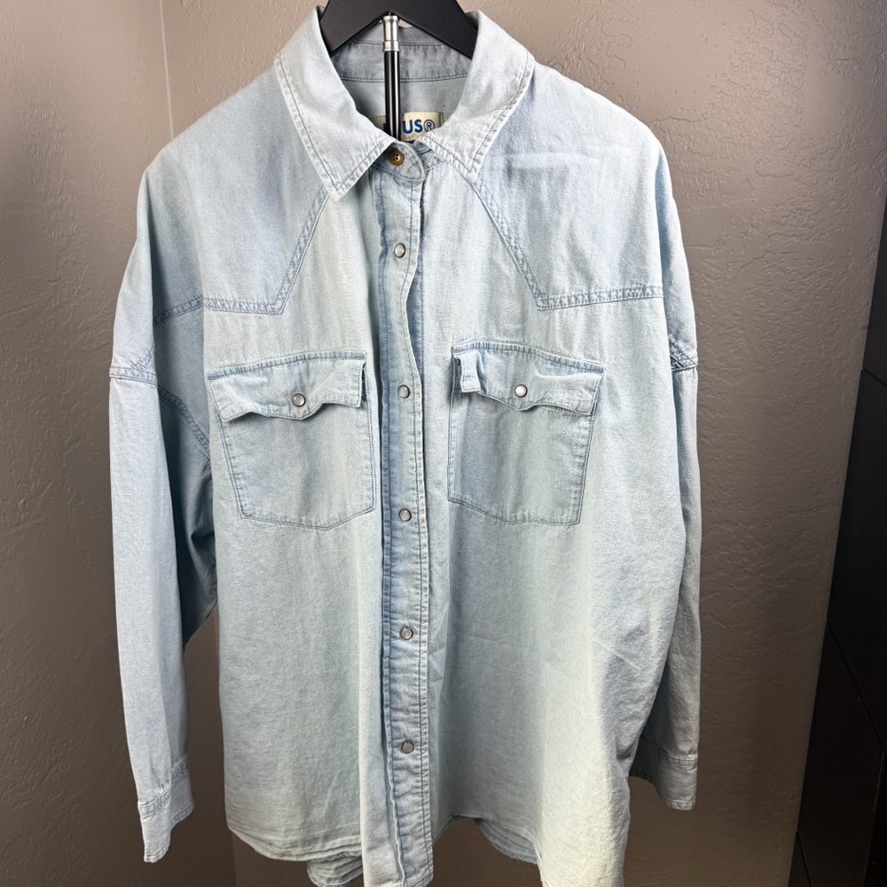 DEUS Ex Machina Wenders Light Wash Denim Snap Button Shirt Size L